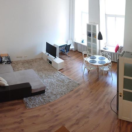 City Centre Kreutzwaldi apartment Tallinn Buitenkant foto